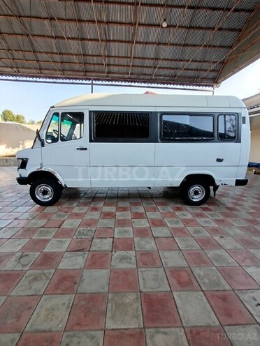 Mercedes 208 D 1994, 666,000 km - 2.3 л - Tovuz