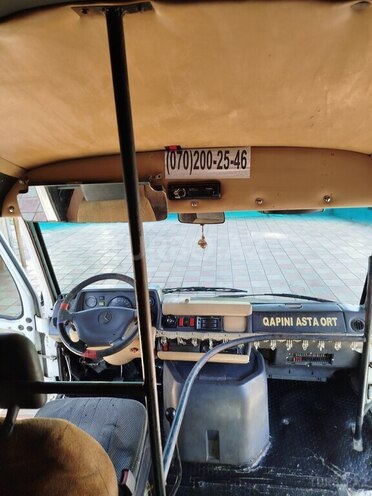 Mercedes 208 D 1994, 666,000 km - 2.3 л - Tovuz