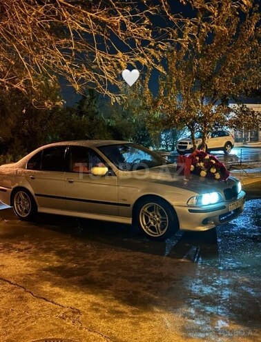 BMW 528 1996, 300,000 km - 2.8 l - Quba