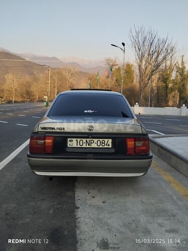 Opel Vectra 1993, 270,000 km - 2.0 l - Qax