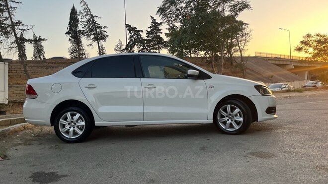 Volkswagen Polo 2014, 197,000 km - 1.6 l - Bakı