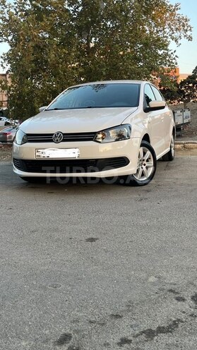 Volkswagen Polo 2014, 197,000 km - 1.6 l - Bakı