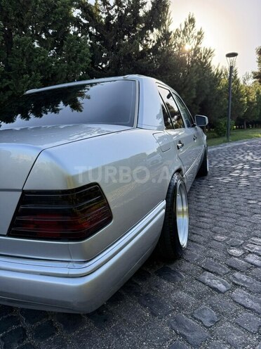 Mercedes E 200 1994, 356,458 km - 2.0 l - Bakı