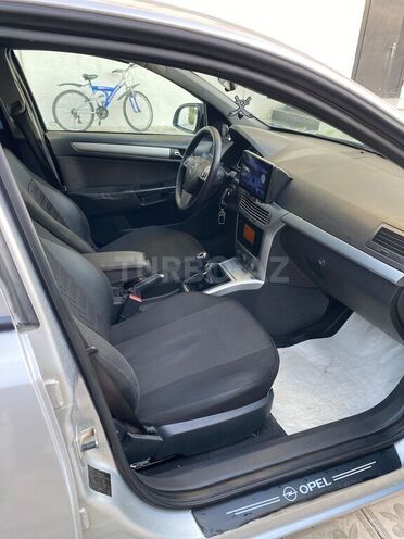Opel Astra 2009, 318,064 km - 1.3 l - Astara