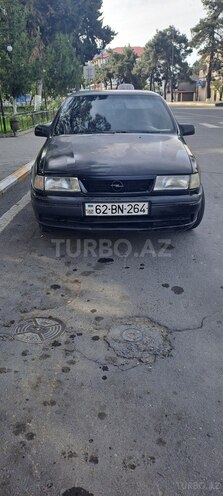 Opel Vectra 1994, 600,000 km - 1.6 l - Zaqatala