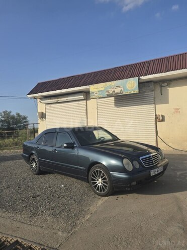 Mercedes E 320 2001, 450,000 km - 3.2 l - Cəbrayıl