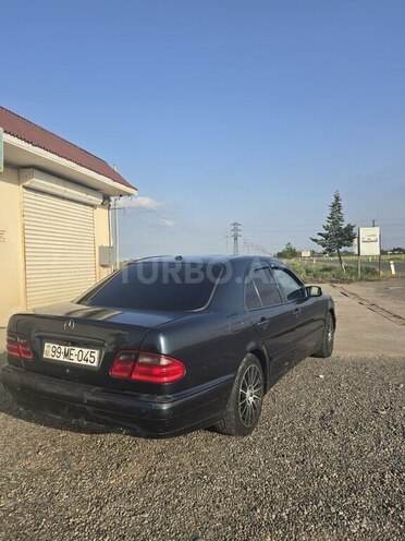 Mercedes E 320 2001, 450,000 km - 3.2 l - Cəbrayıl