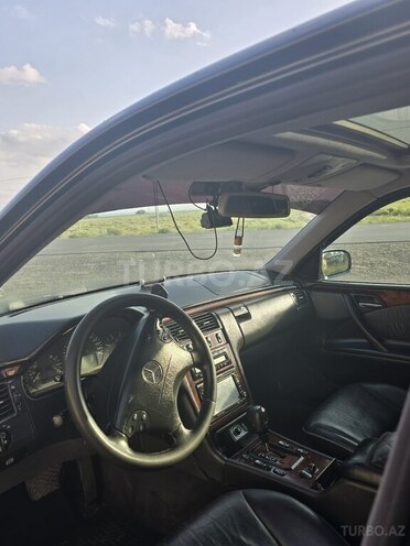 Mercedes E 320 2001, 450,000 km - 3.2 l - Cəbrayıl