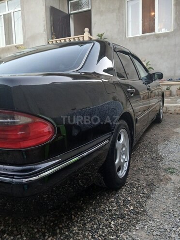 Mercedes E 220 2001, 45,600 km - 2.2 l - Bakı