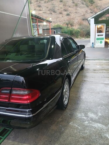 Mercedes E 220 2001, 45,600 km - 2.2 l - Bakı