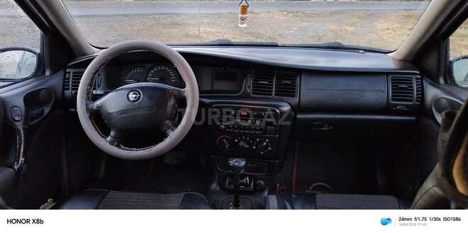 Opel Vectra 2001, 123,398 km - 1.6 l - Qəbələ