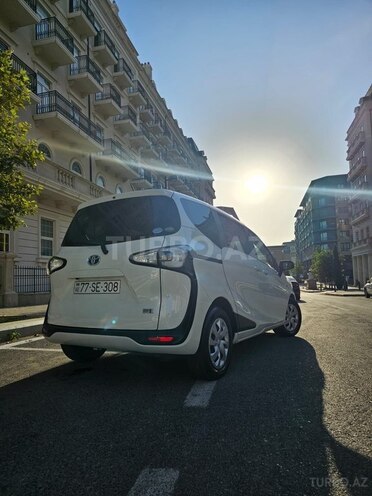 Toyota Sienta 2016, 111,000 km - 1.5 l - Bakı