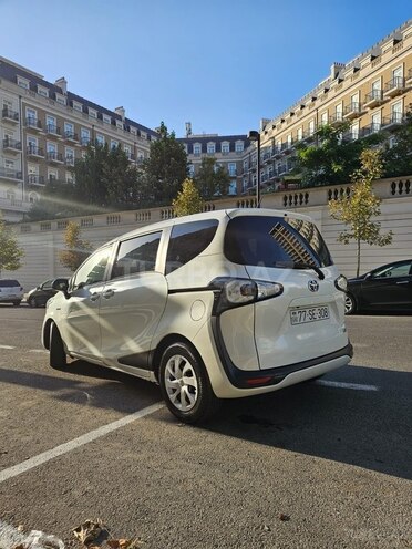 Toyota Sienta 2016, 111,000 km - 1.5 l - Bakı