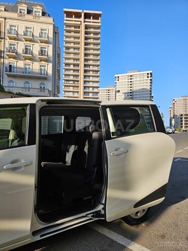 Toyota Sienta 2016, 111,000 km - 1.5 l - Bakı