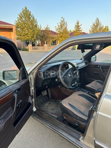 Mercedes 190 1989, 580,000 km - 2.5 l - İmişli