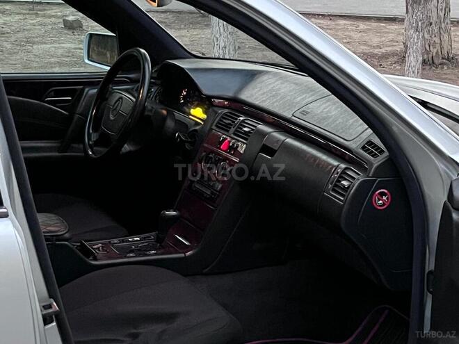 Mercedes E 240 1997, 321,000 km - 2.4 l - Sumqayıt