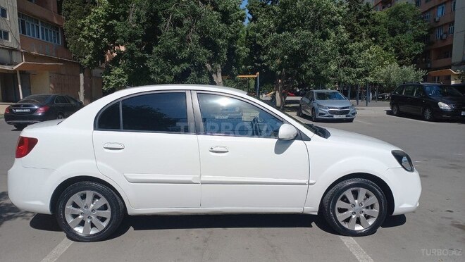Kia Rio 2010, 88,000 km - 1.6 l - Bakı