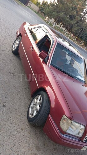 Mercedes E 220 1993, 335,000 km - 2.2 l - Saatlı