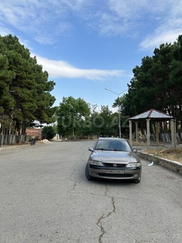 Opel Vectra 1996, 320,000 km - 1.8 l - Şabran