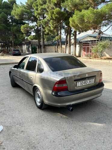 Opel Vectra 1996, 320,000 km - 1.8 l - Şabran