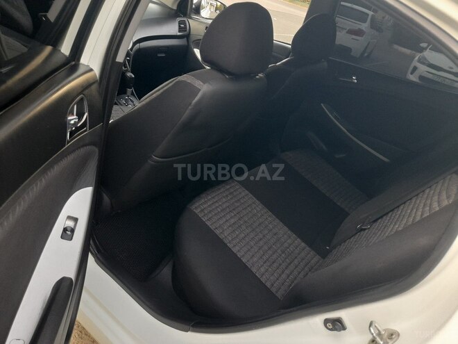 Hyundai Accent 2013, 241,321 km - 1.6 l - Ağstafa