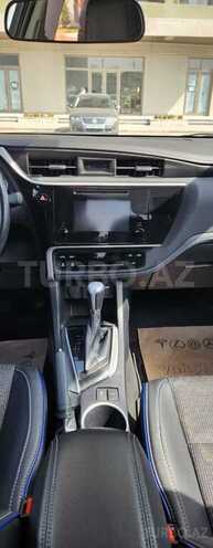 Toyota Corolla 2019, 108,000 km - 1.8 л - Bakı