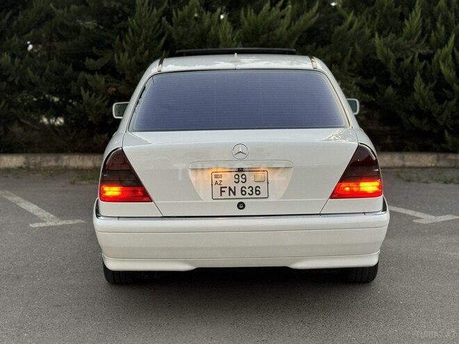 Mercedes C 230 2000, 261,000 km - 2.3 л - Saatlı
