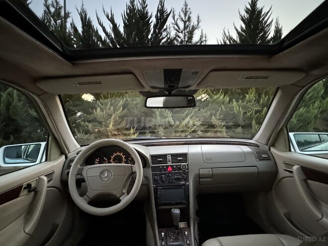 Mercedes C 230 2000, 261,000 km - 2.3 л - Saatlı