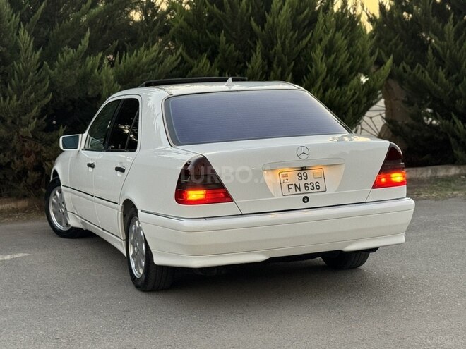 Mercedes C 230 2000, 261,000 km - 2.3 л - Saatlı