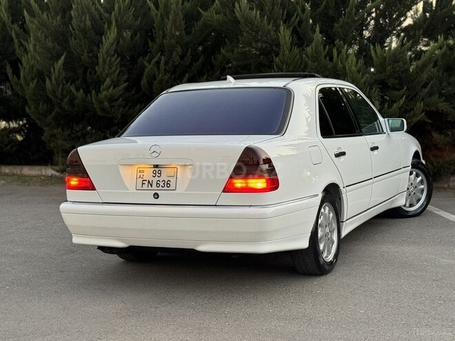 Mercedes C 230 2000, 261,000 km - 2.3 л - Saatlı
