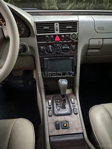 Mercedes C 230 2000, 261,000 km - 2.3 л - Saatlı