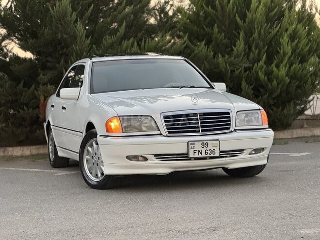 Mercedes C 230 2000, 261,000 km - 2.3 л - Saatlı