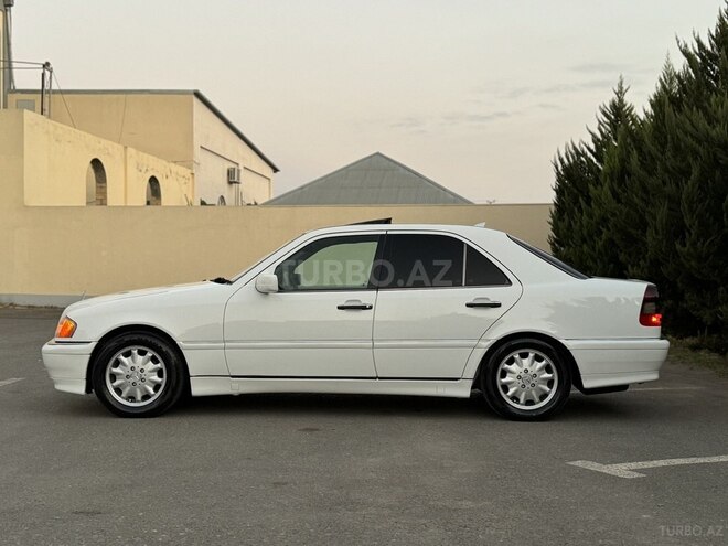 Mercedes C 230 2000, 261,000 km - 2.3 л - Saatlı