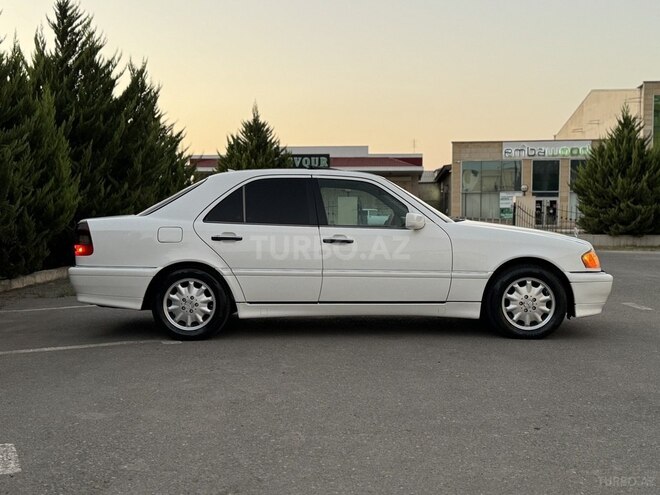 Mercedes C 230 2000, 261,000 km - 2.3 л - Saatlı