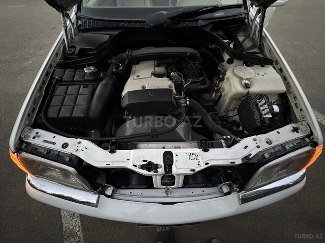 Mercedes C 230 2000, 261,000 km - 2.3 л - Saatlı