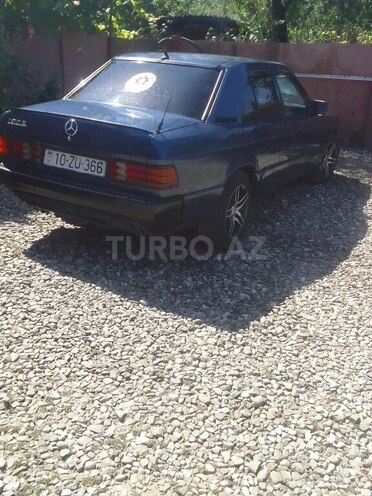 Mercedes 190 1988, 310,000 km - 1.8 л - Quba