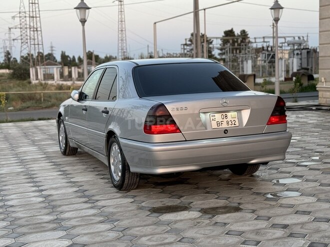Mercedes C 200 1998, 187,000 km - 2.0 l - Saatlı