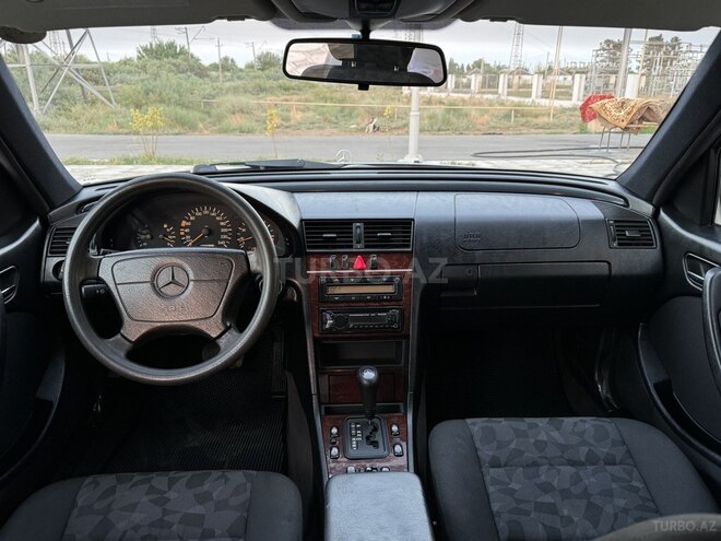 Mercedes C 200 1998, 187,000 km - 2.0 l - Saatlı