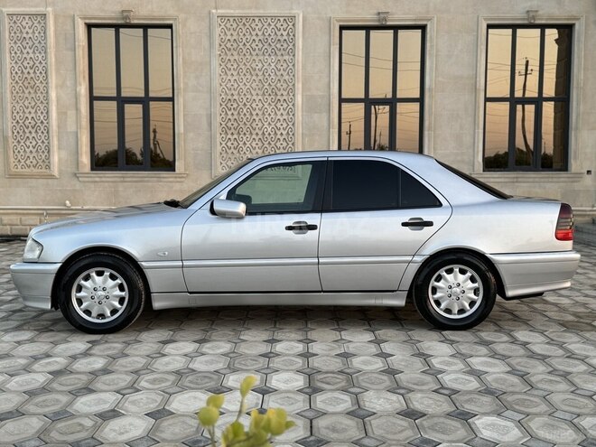 Mercedes C 200 1998, 187,000 km - 2.0 l - Saatlı