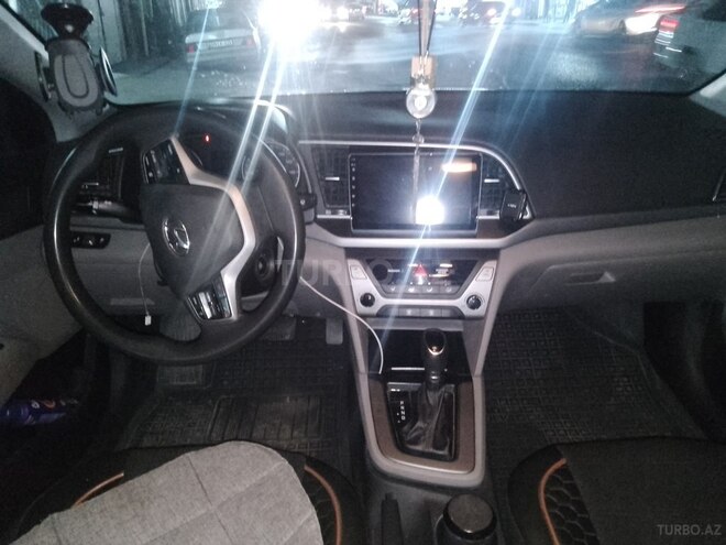 Hyundai Elantra 2018, 125,510 km - 2.0 l - Bakı
