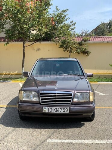 Mercedes E 200 1993, 100,000 km - 2.0 l - Astara