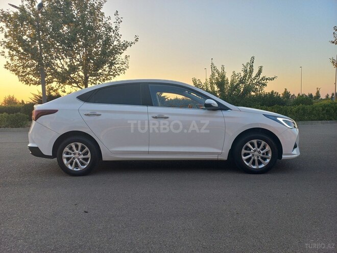 Hyundai Accent 2021, 85,000 km - 1.6 л - Bakı