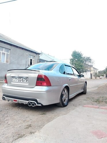 Opel Vectra 1999, 332,560 km - 1.6 l - Qazax