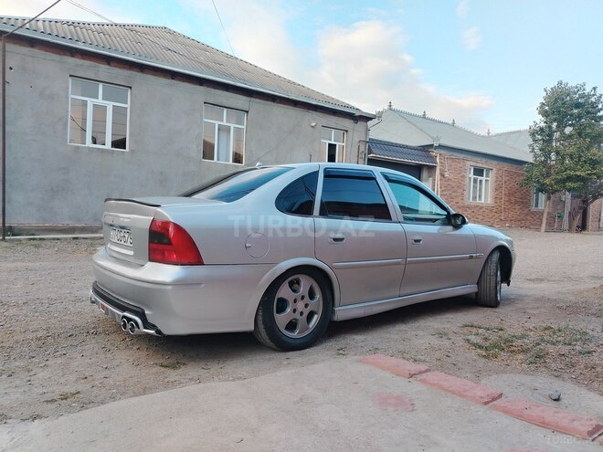 Opel Vectra 1999, 332,560 km - 1.6 l - Qazax