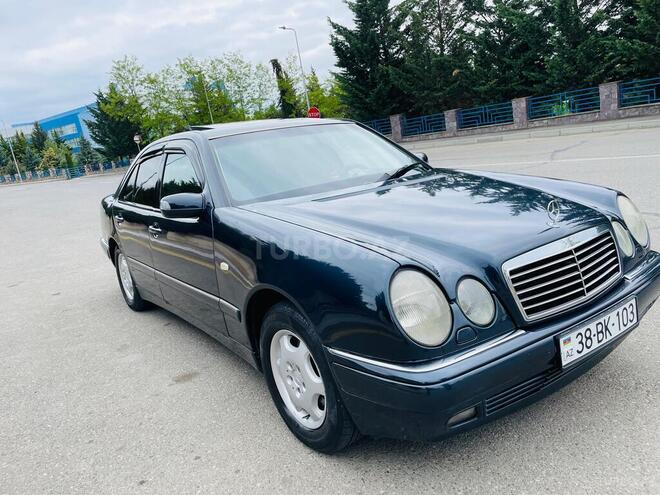 Mercedes E 200 1998, 240,000 km - 2.0 l - Qusar