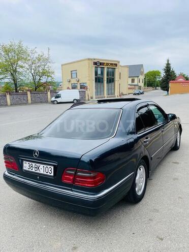 Mercedes E 200 1998, 240,000 km - 2.0 l - Qusar