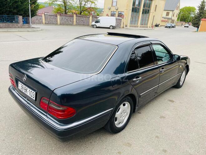 Mercedes E 200 1998, 240,000 km - 2.0 l - Qusar