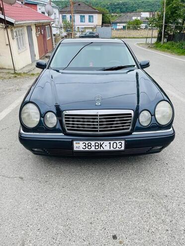 Mercedes E 200 1998, 240,000 km - 2.0 l - Qusar