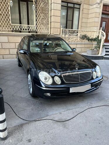 Mercedes E 320 2002, 285,600 km - 3.2 l - Bakı
