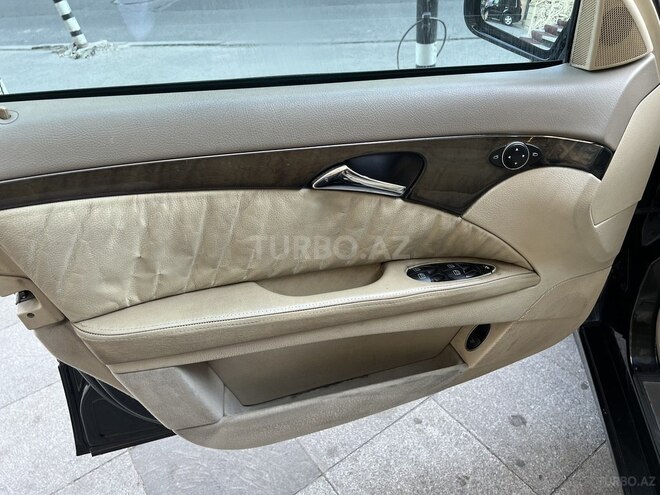 Mercedes E 320 2002, 285,600 km - 3.2 l - Bakı